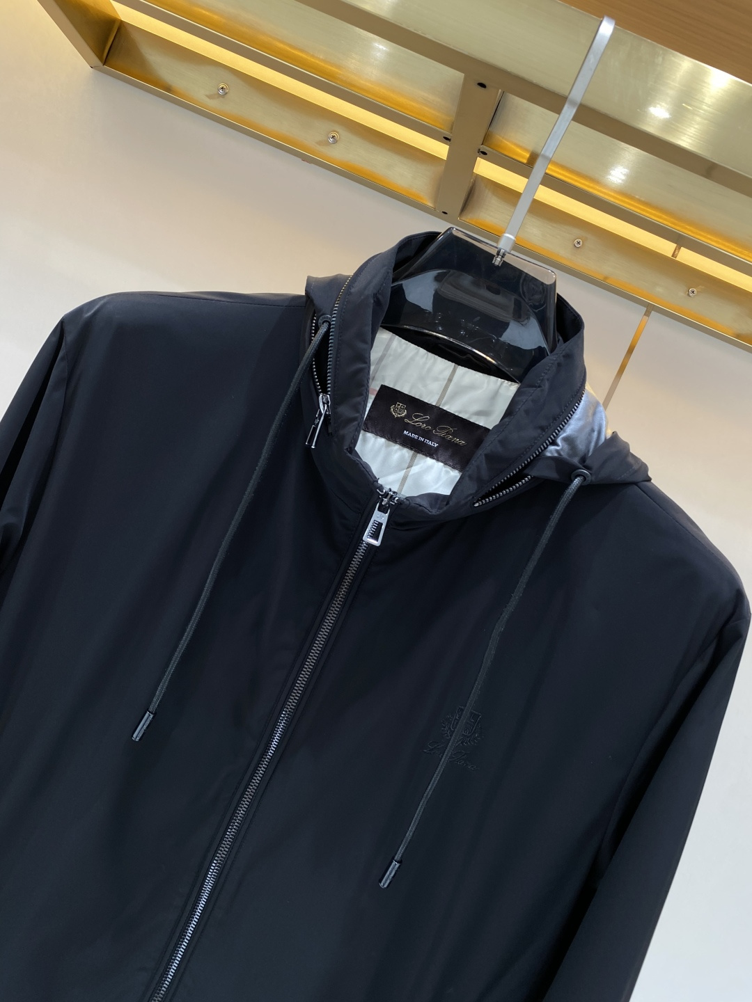 《𝙉𝙚𝙬🖤❤️loro Piana家》2026ss早春新款发布 夹克外套，爆款穿上就是舒适自在又显瘦的存