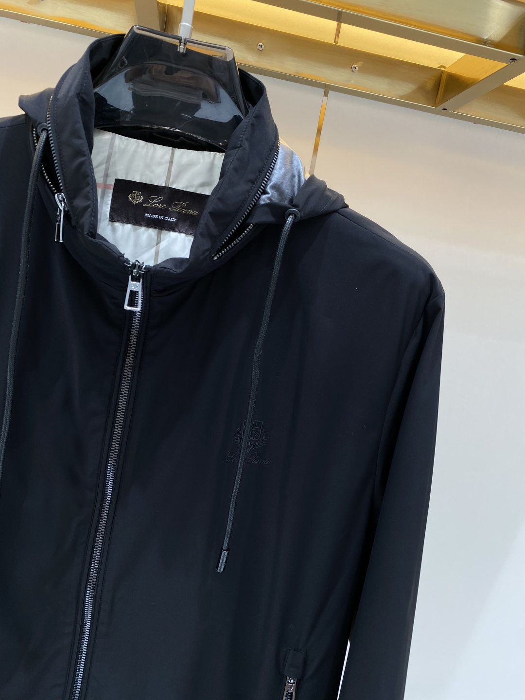 《𝙉𝙚𝙬🖤❤️loro Piana家》2026ss早春新款发布 夹克外套，爆款穿上就是舒适自在又显瘦的存