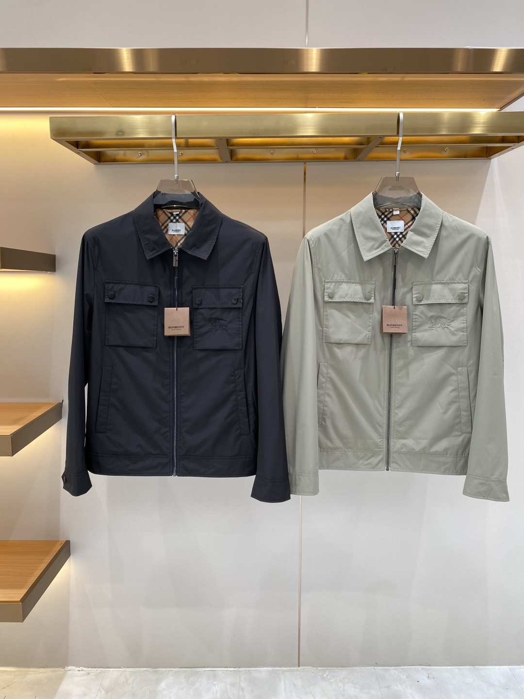 《𝙉𝙚𝙬🖤❤️巴家》2026ss早春新款发布 夹克外套，爆款穿上就是舒适自在又显瘦的存在，慵懒而随性，结