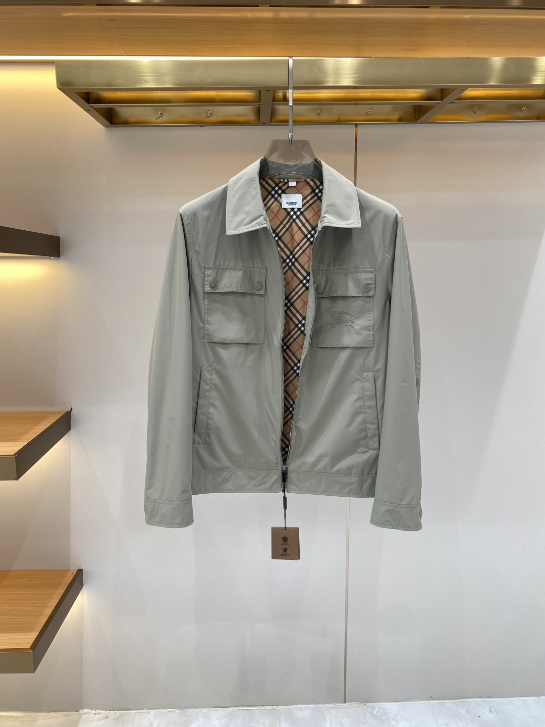 《𝙉𝙚𝙬🖤❤️巴家》2026ss早春新款发布 夹克外套，爆款穿上就是舒适自在又显瘦的存在，慵懒而随性，结