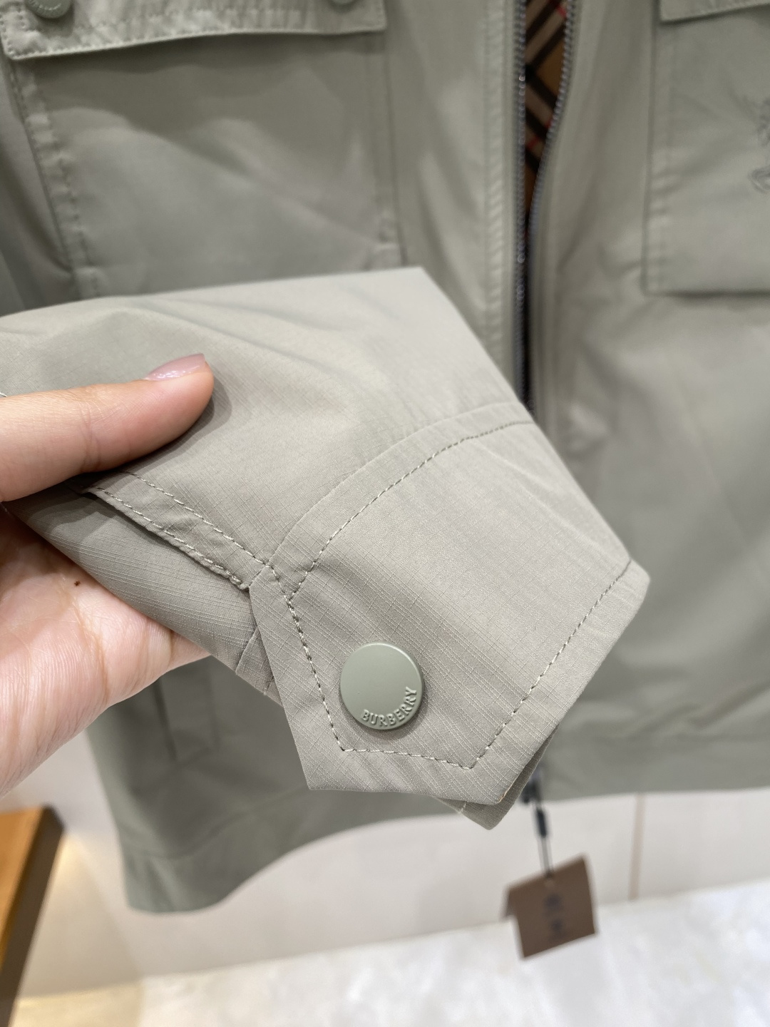 《𝙉𝙚𝙬🖤❤️巴家》2026ss早春新款发布 夹克外套，爆款穿上就是舒适自在又显瘦的存在，慵懒而随性，结