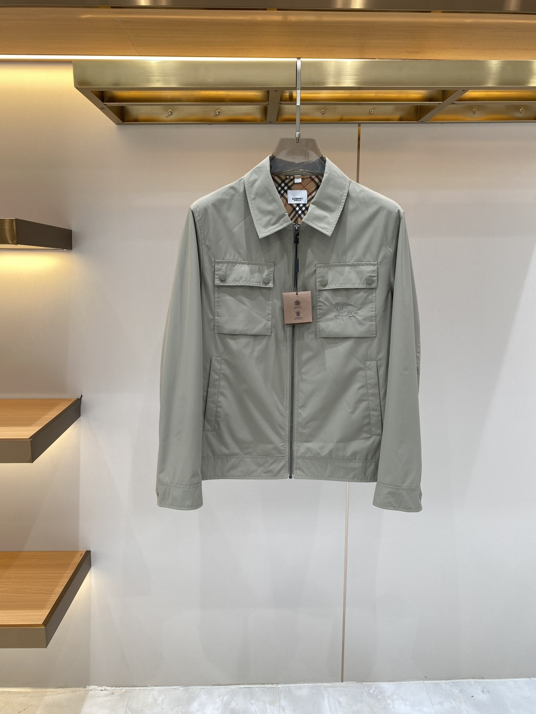 《𝙉𝙚𝙬🖤❤️巴家》2026ss早春新款发布 夹克外套，爆款穿上就是舒适自在又显瘦的存在，慵懒而随性，结