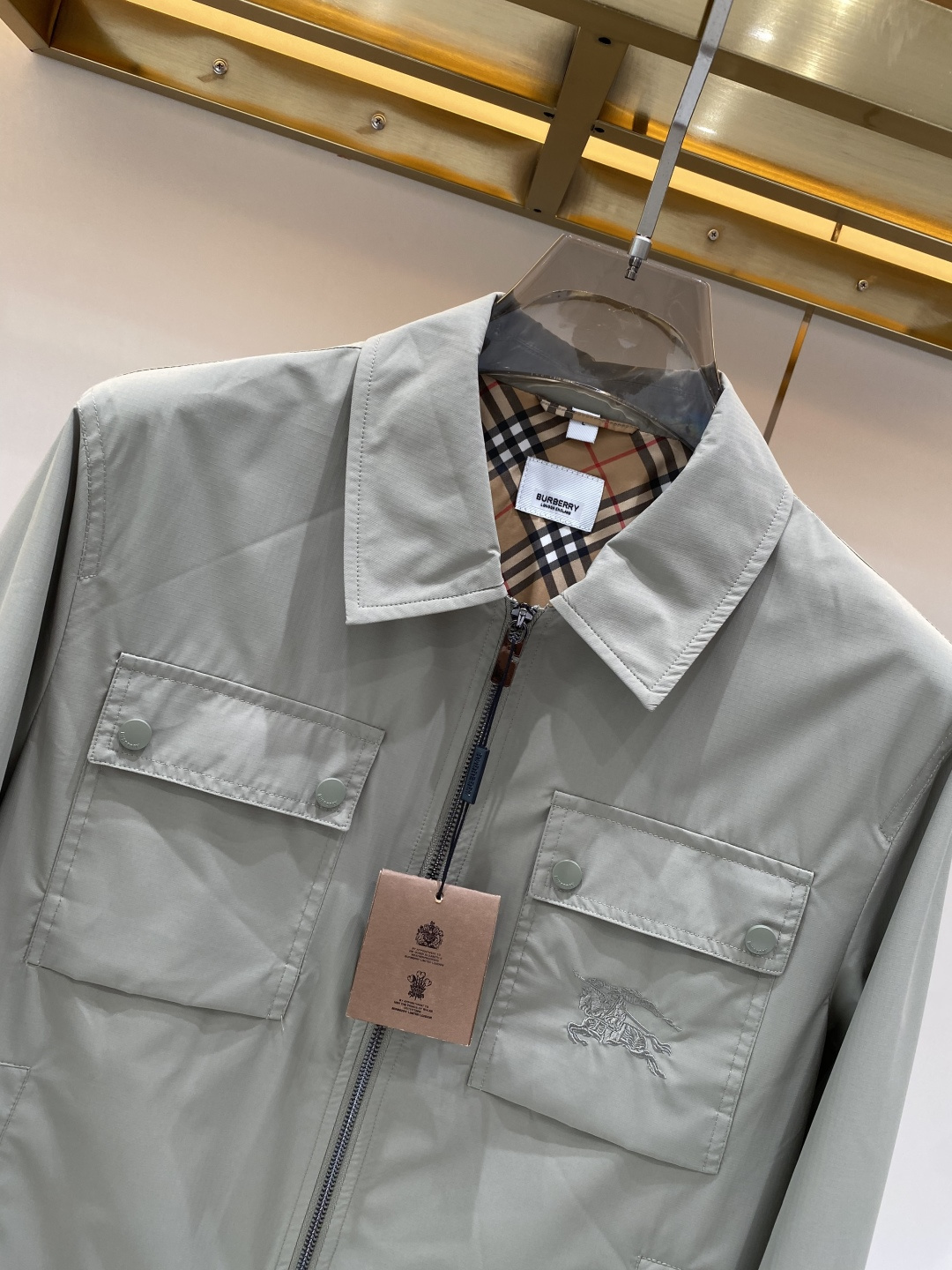 《𝙉𝙚𝙬🖤❤️巴家》2026ss早春新款发布 夹克外套，爆款穿上就是舒适自在又显瘦的存在，慵懒而随性，结