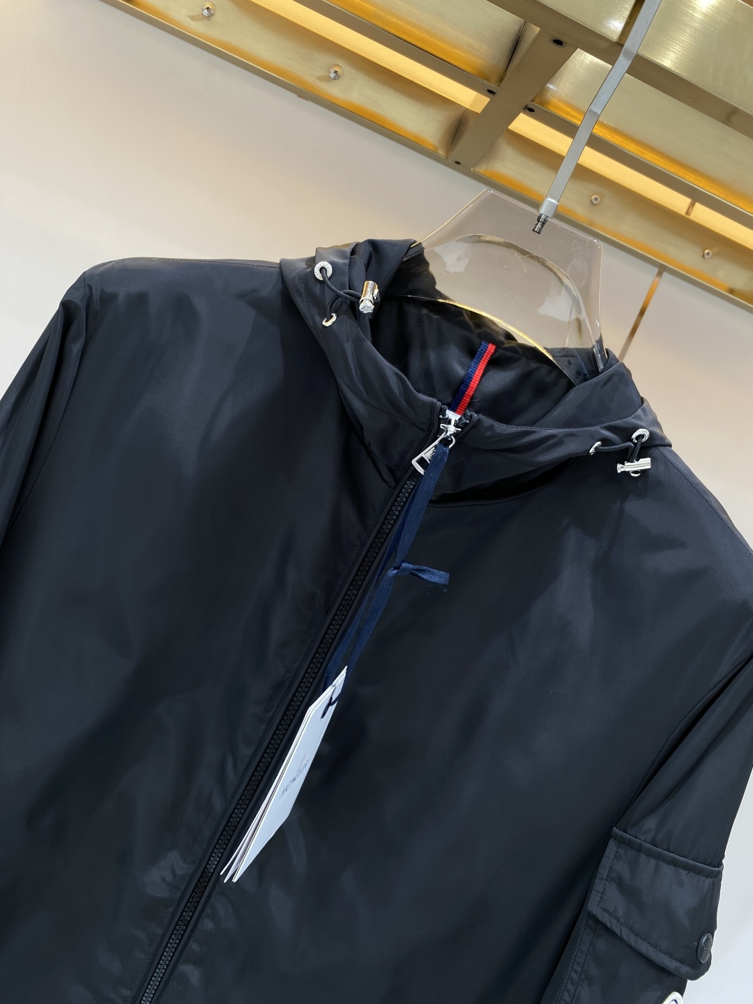 《𝙉𝙚𝙬🖤❤️蒙家》2026ss早春新款发布 夹克外套，爆款穿上就是舒适自在又显瘦的存在，慵懒而随性，结