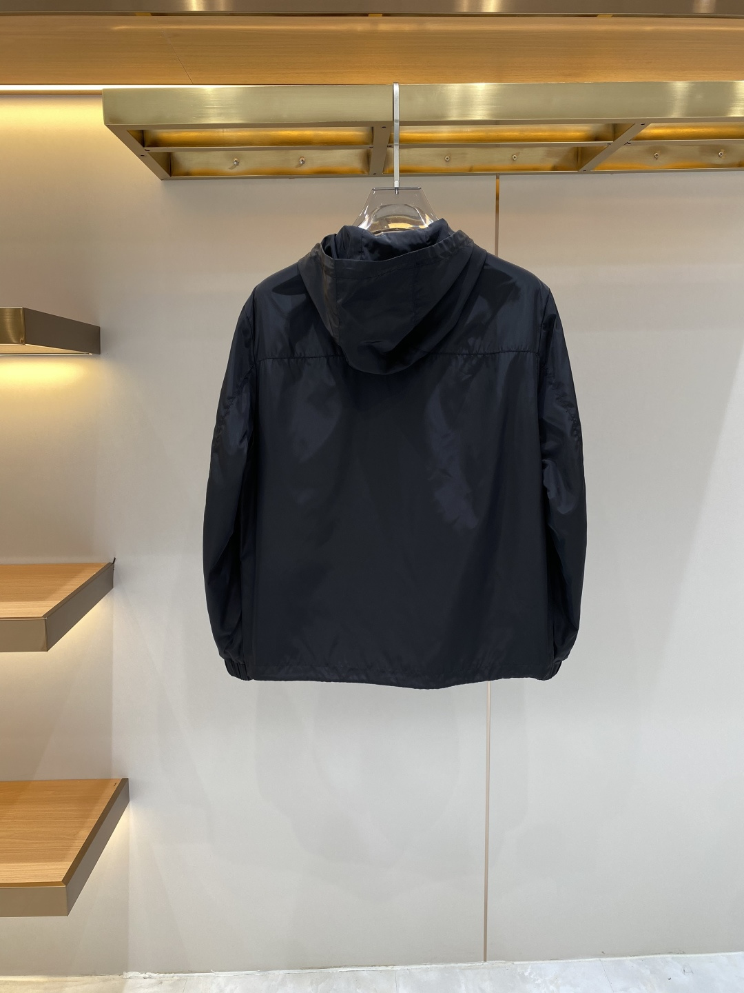 《𝙉𝙚𝙬🖤❤️蒙家》2026ss早春新款发布 夹克外套，爆款穿上就是舒适自在又显瘦的存在，慵懒而随性，结