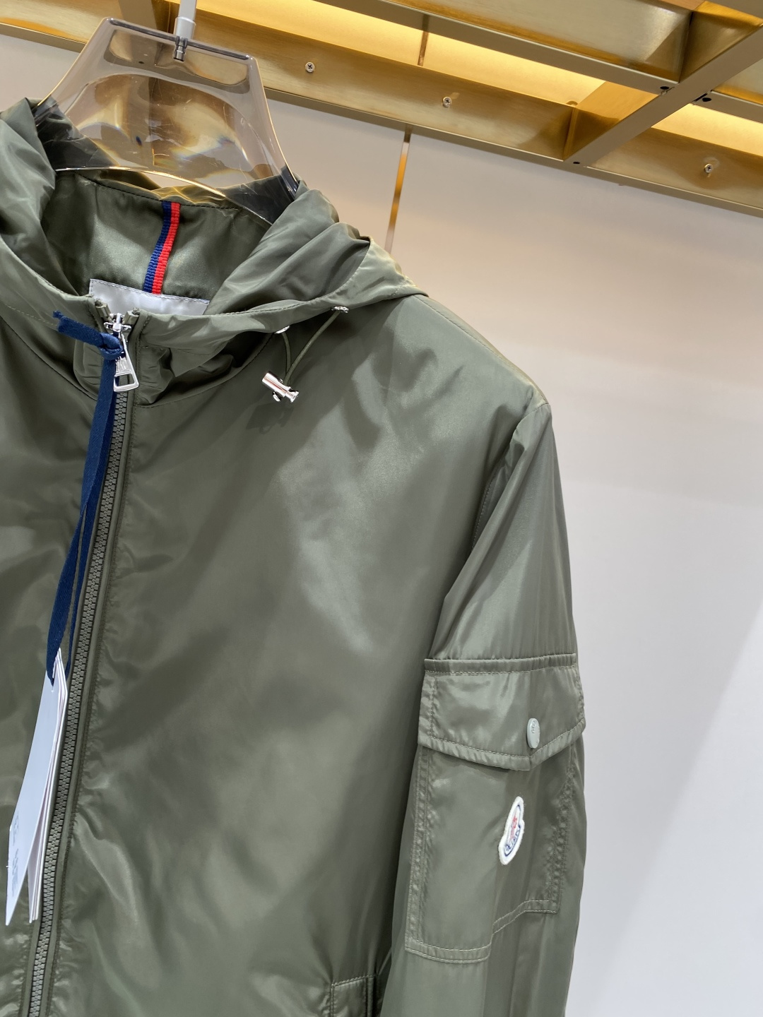 《𝙉𝙚𝙬🖤❤️蒙家》2026ss早春新款发布 夹克外套，爆款穿上就是舒适自在又显瘦的存在，慵懒而随性，结