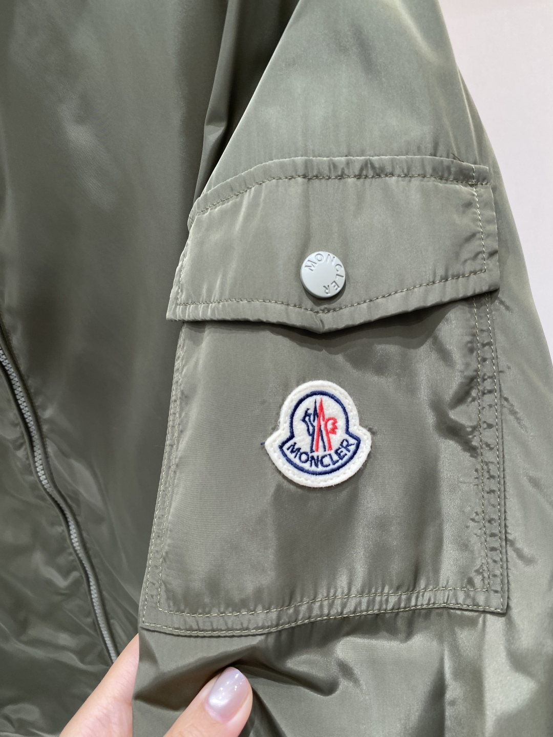 《𝙉𝙚𝙬🖤❤️蒙家》2026ss早春新款发布 夹克外套，爆款穿上就是舒适自在又显瘦的存在，慵懒而随性，结