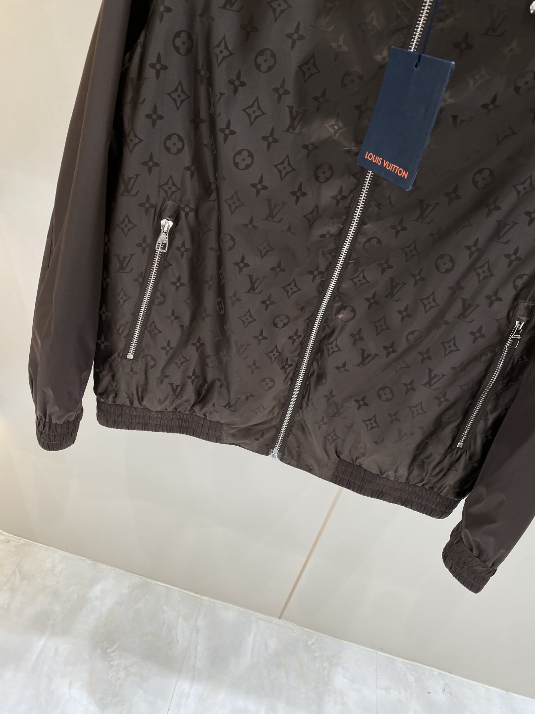 《𝙉𝙚𝙬🖤❤️驴家》2026ss早春新款发布 夹克外套，爆款穿上就是舒适自在又显瘦的存在，慵懒而随性，结