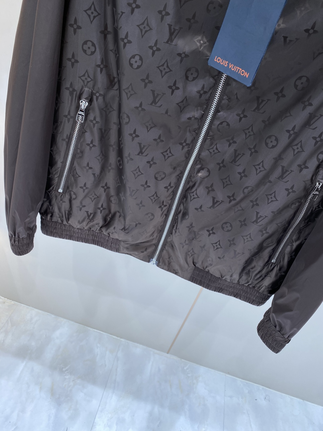 《𝙉𝙚𝙬🖤❤️驴家》2026ss早春新款发布 夹克外套，爆款穿上就是舒适自在又显瘦的存在，慵懒而随性，结