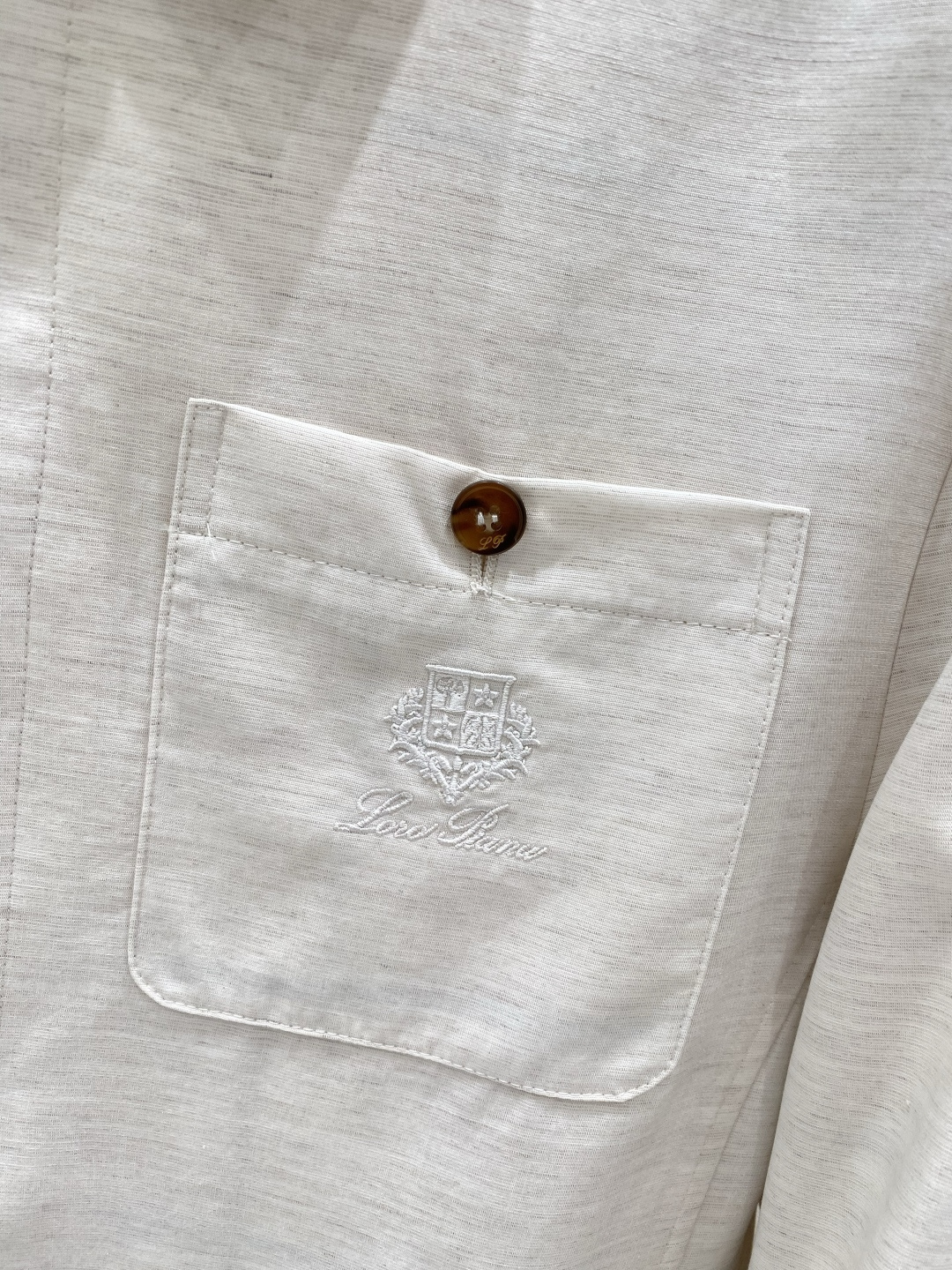 《𝙉𝙚𝙬🖤❤️loro Piana家》2026ss早春新款发布 夹克外套，爆款穿上就是舒适自在又显瘦的存