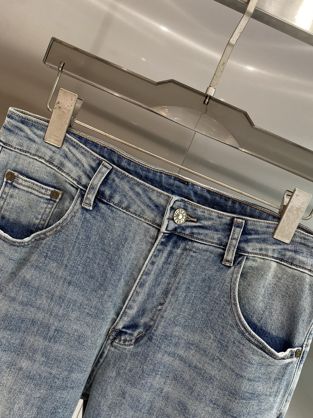 《𝙉𝙚𝙬🖤❤️古家》2026最新品牛仔裤 专柜热销款 品味与价值共享 身穿着非常舒适 低调不失奢华 穿出