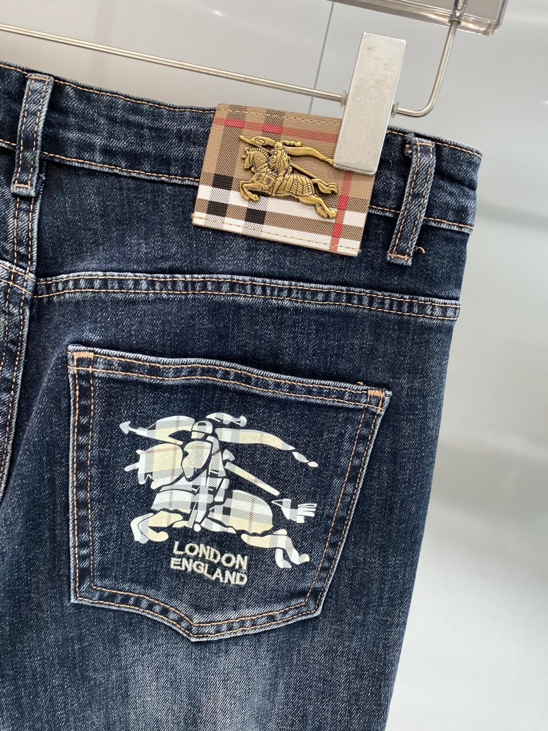 《𝙉𝙚𝙬🖤❤️巴家》2026最新品牛仔裤 专柜热销款 品味与价值共享 身穿着非常舒适 低调不失奢华 穿出