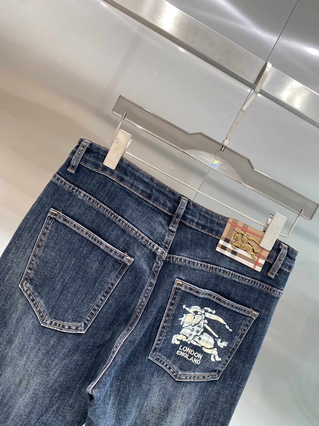 《𝙉𝙚𝙬🖤❤️巴家》2026最新品牛仔裤 专柜热销款 品味与价值共享 身穿着非常舒适 低调不失奢华 穿出