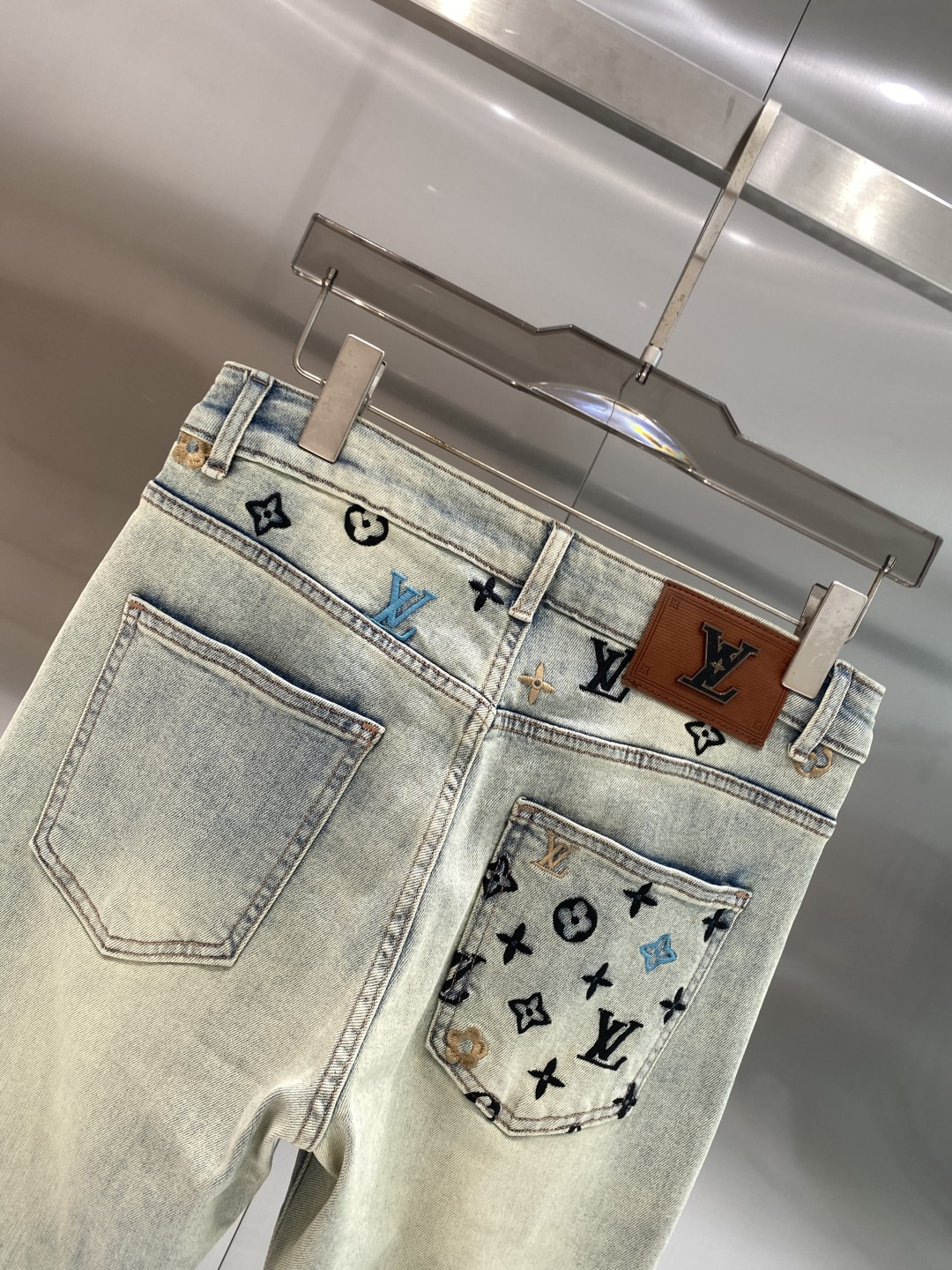 《𝙉𝙚𝙬🖤❤️驴家》2026最新品牛仔裤 专柜热销款 品味与价值共享 身穿着非常舒适 低调不失奢华 穿出