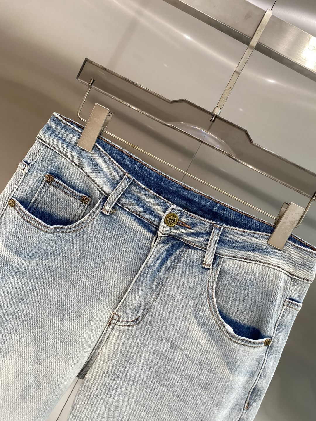 《𝙉𝙚𝙬🖤❤️古家》2026最新品牛仔裤 专柜热销款 品味与价值共享 身穿着非常舒适 低调不失奢华 穿出