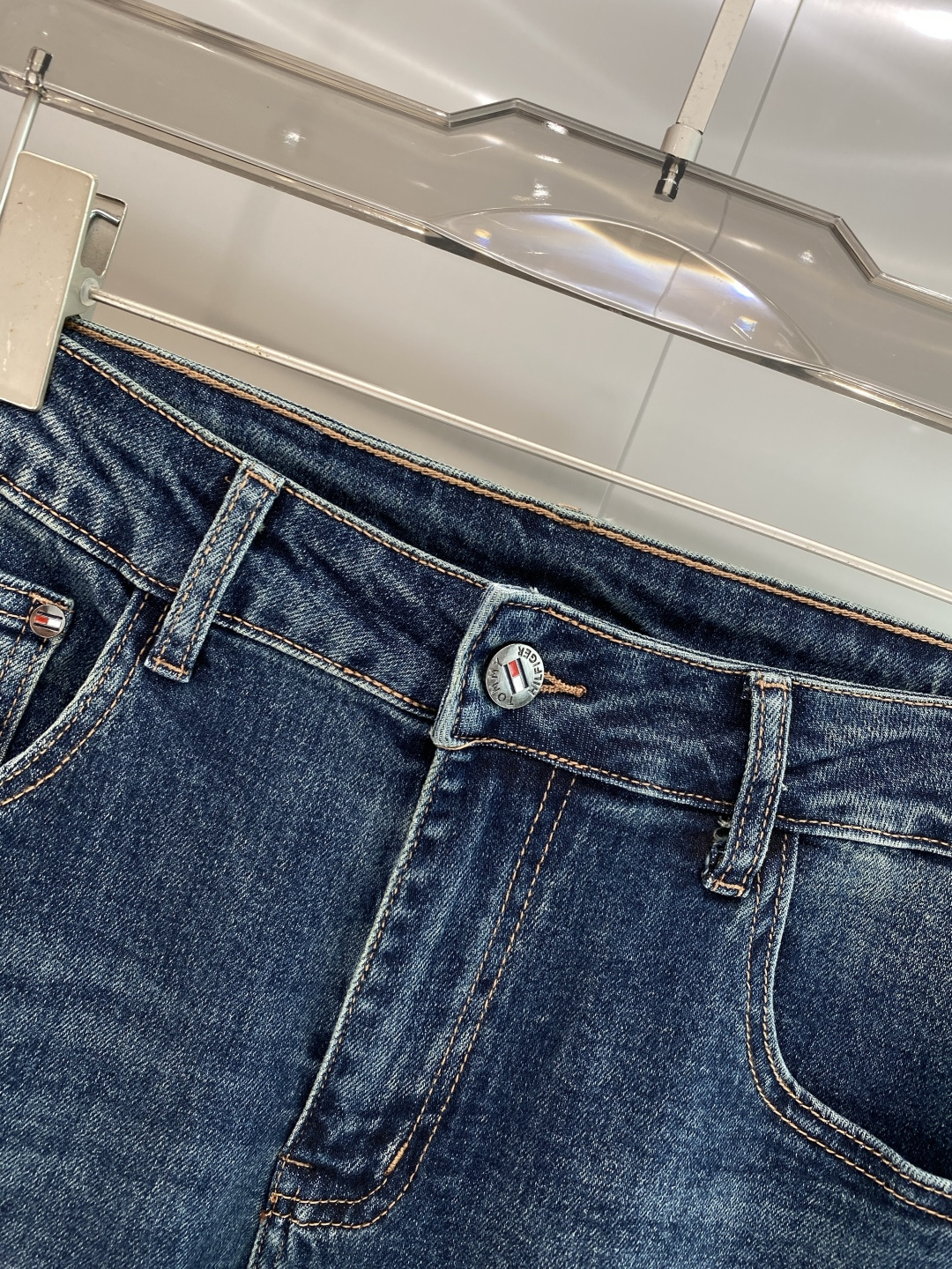 《𝙉𝙚𝙬🖤❤️TB家》2026最新品牛仔裤 专柜热销款 品味与价值共享 身穿着非常舒适 低调不失奢华 穿