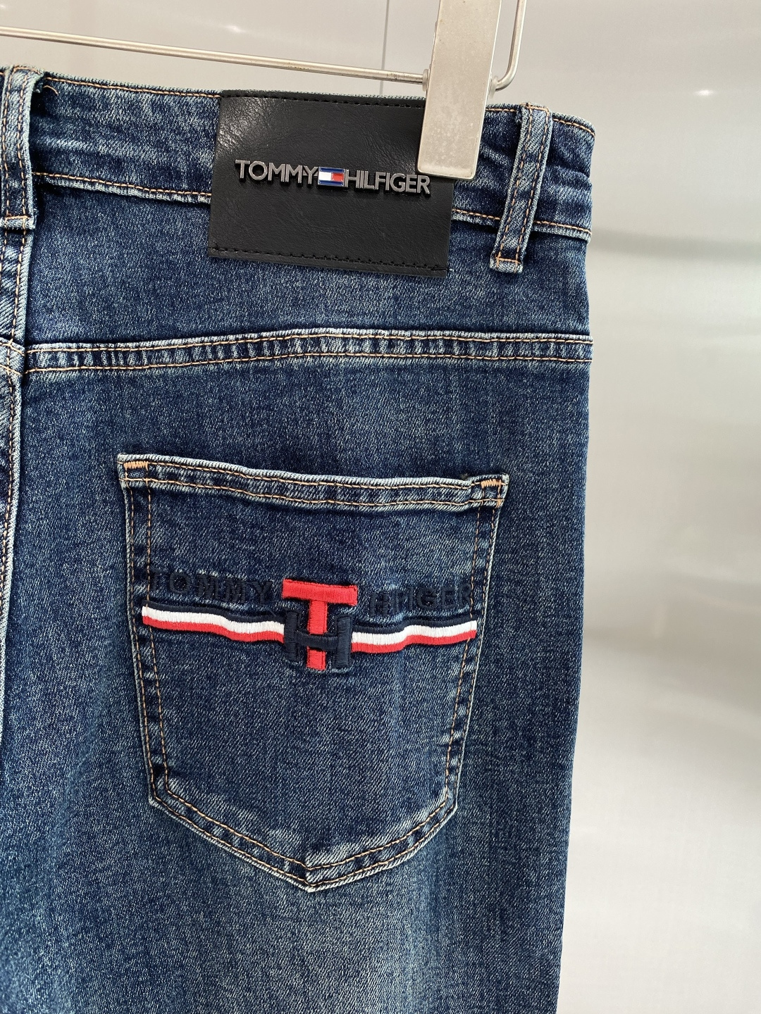 《𝙉𝙚𝙬🖤❤️TB家》2026最新品牛仔裤 专柜热销款 品味与价值共享 身穿着非常舒适 低调不失奢华 穿