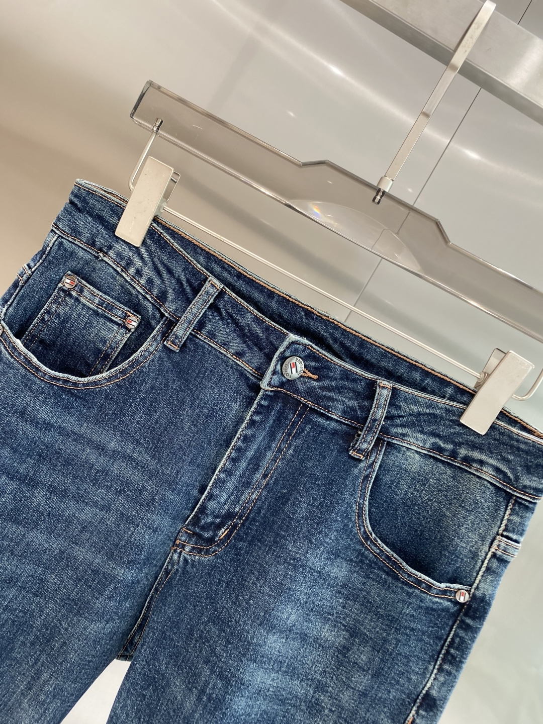 《𝙉𝙚𝙬🖤❤️TB家》2026最新品牛仔裤 专柜热销款 品味与价值共享 身穿着非常舒适 低调不失奢华 穿