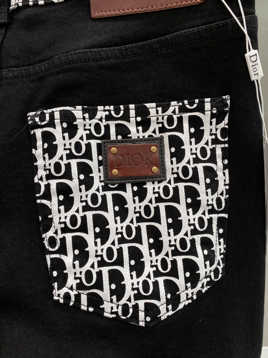 《𝙉𝙚𝙬🖤❤️迪家》2026最新品牛仔裤 专柜热销款 品味与价值共享 身穿着非常舒适 低调不失奢华 穿出