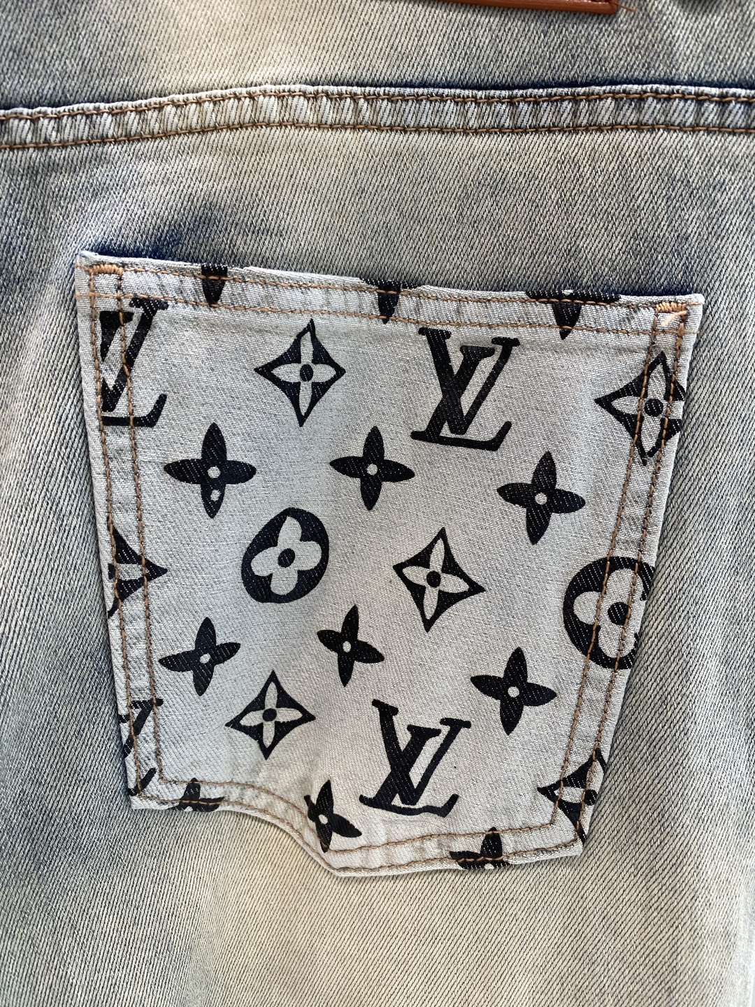 《𝙉𝙚𝙬🖤❤️驴家》2026最新品牛仔裤 专柜热销款 品味与价值共享 身穿着非常舒适 低调不失奢华 穿出