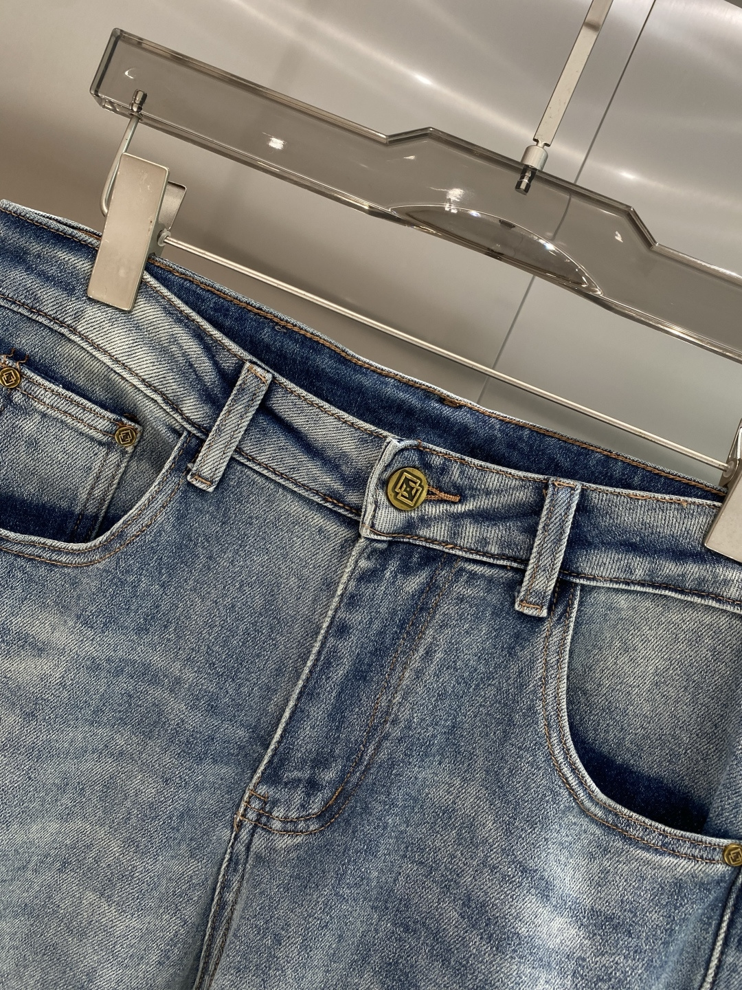 《𝙉𝙚𝙬🖤❤️古家》2026最新品牛仔裤 专柜热销款 品味与价值共享 身穿着非常舒适 低调不失奢华 穿出
