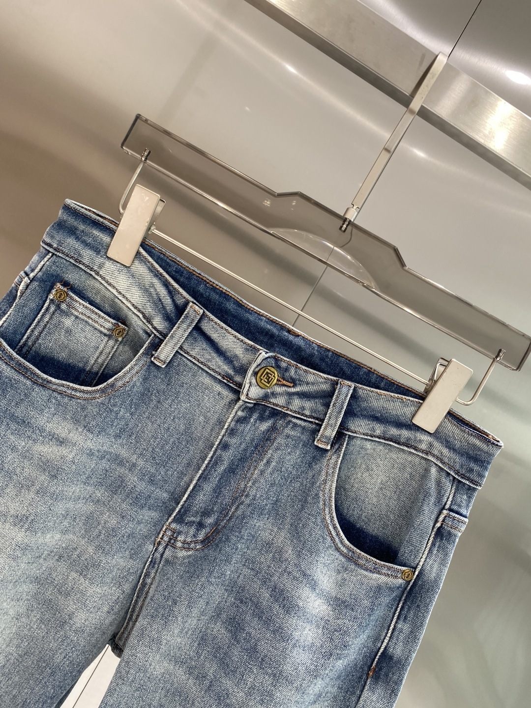 《𝙉𝙚𝙬🖤❤️古家》2026最新品牛仔裤 专柜热销款 品味与价值共享 身穿着非常舒适 低调不失奢华 穿出