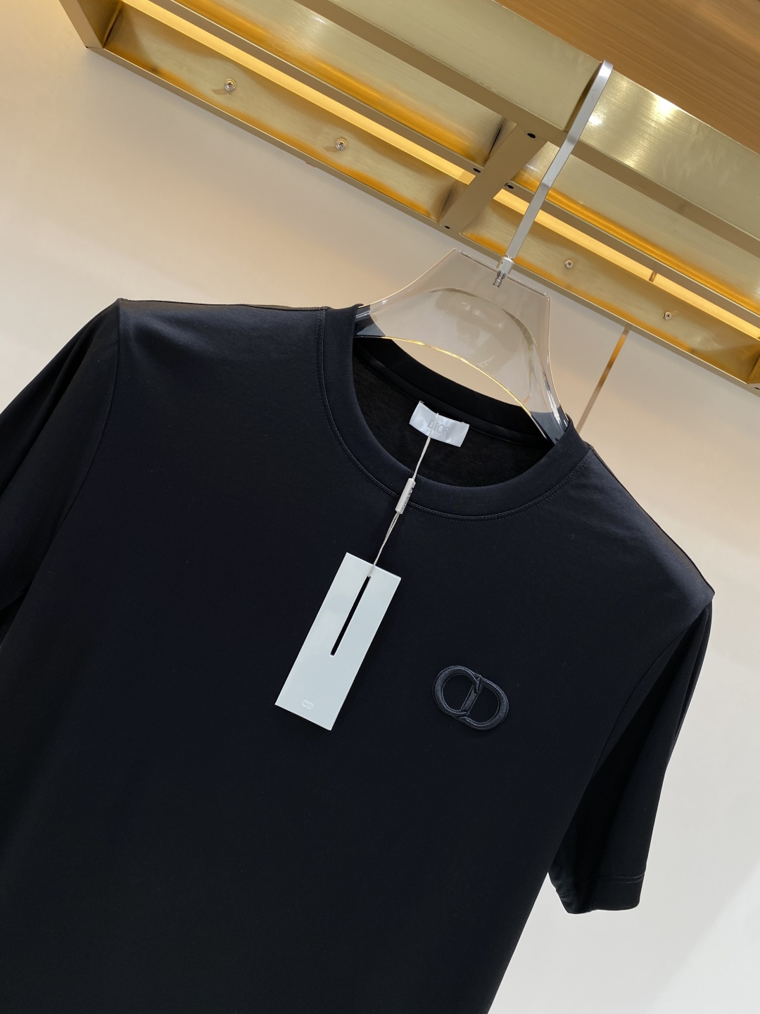 《𝙉𝙚𝙬🖤❤️迪家》2026SS最新款春夏短袖T恤，丝光棉 帅气时尚，胸口顶级图案字母，简约百搭款。面料