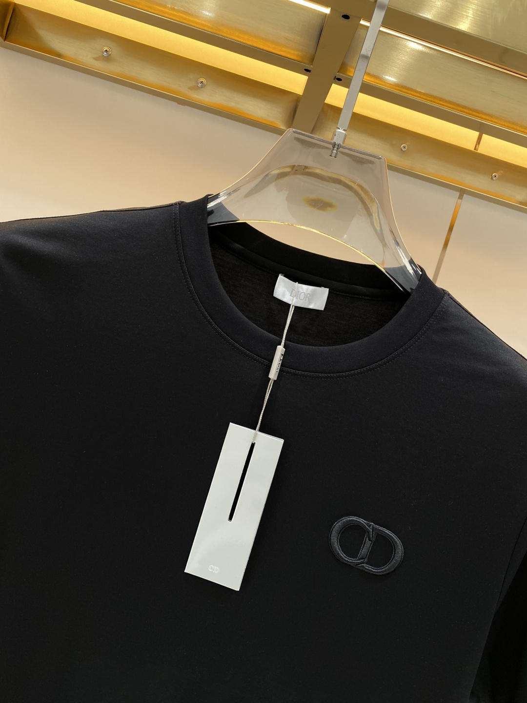 《𝙉𝙚𝙬🖤❤️迪家》2026SS最新款春夏短袖T恤，丝光棉 帅气时尚，胸口顶级图案字母，简约百搭款。面料