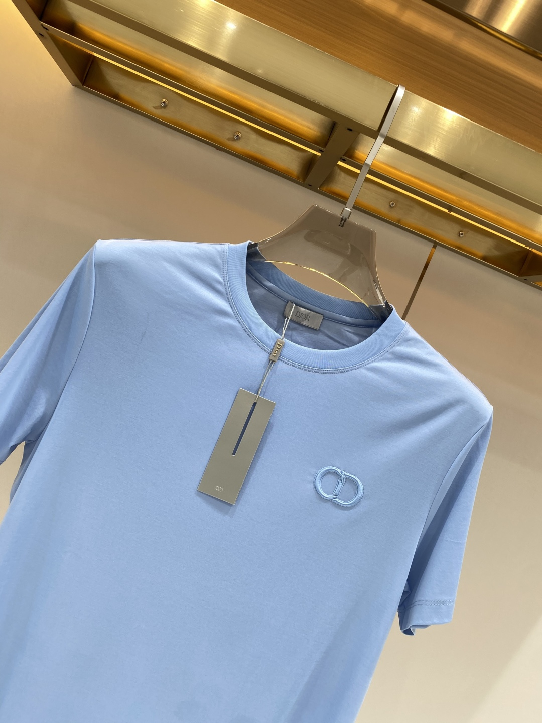 《𝙉𝙚𝙬🖤❤️迪家》2026SS最新款春夏短袖T恤，丝光棉 帅气时尚，胸口顶级图案字母，简约百搭款。面料