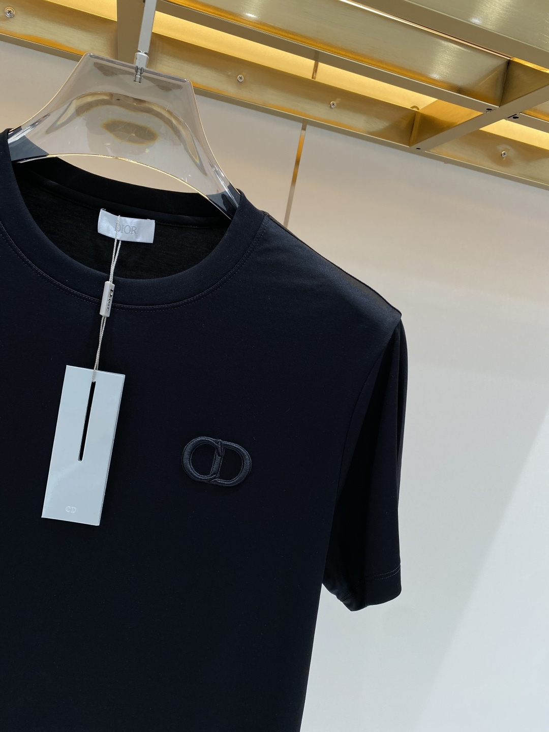 《𝙉𝙚𝙬🖤❤️迪家》2026SS最新款春夏短袖T恤，丝光棉 帅气时尚，胸口顶级图案字母，简约百搭款。面料