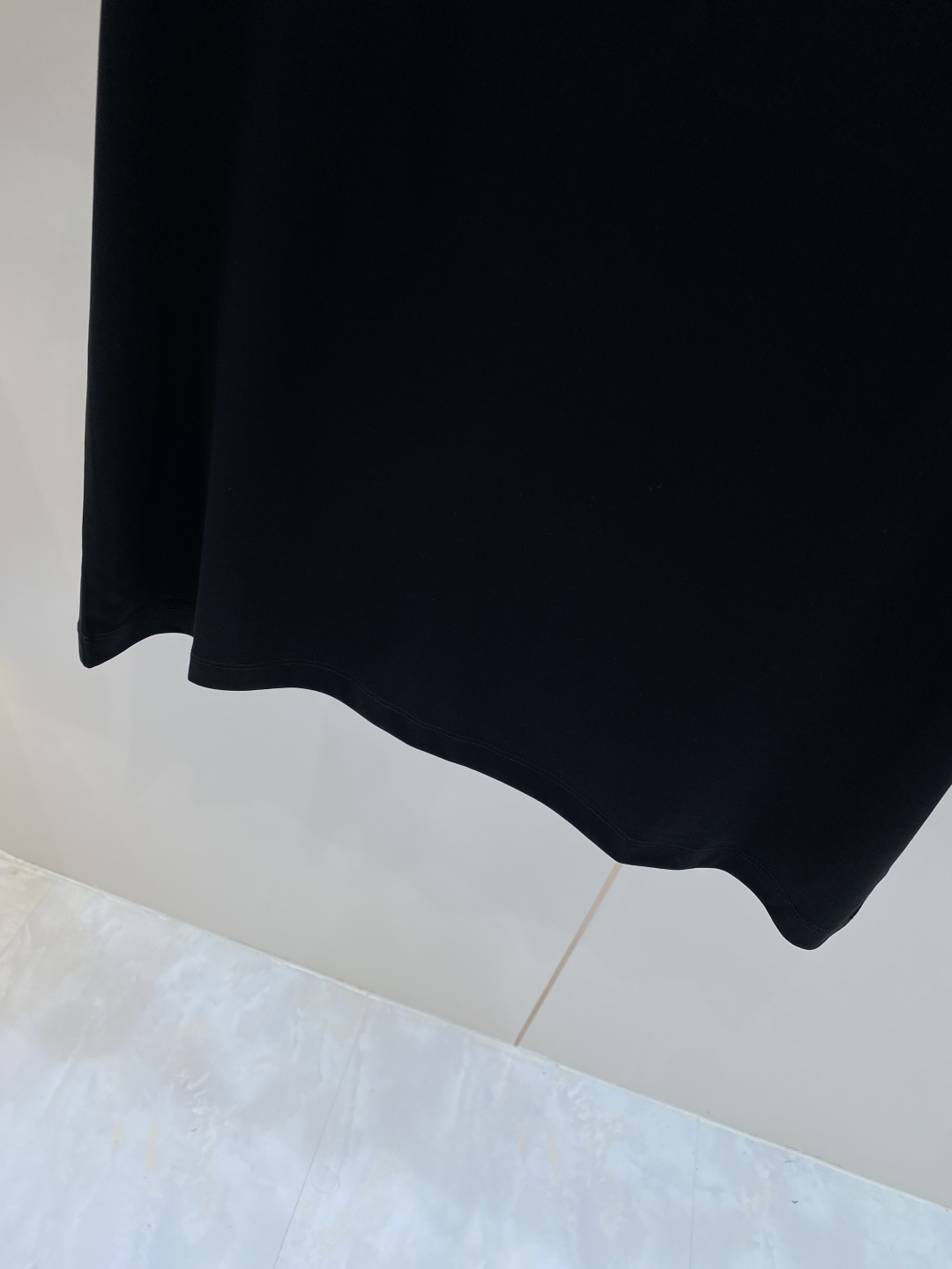 《𝙉𝙚𝙬🖤❤️迪家》2026SS最新款春夏短袖T恤，丝光棉 帅气时尚，胸口顶级图案字母，简约百搭款。面料