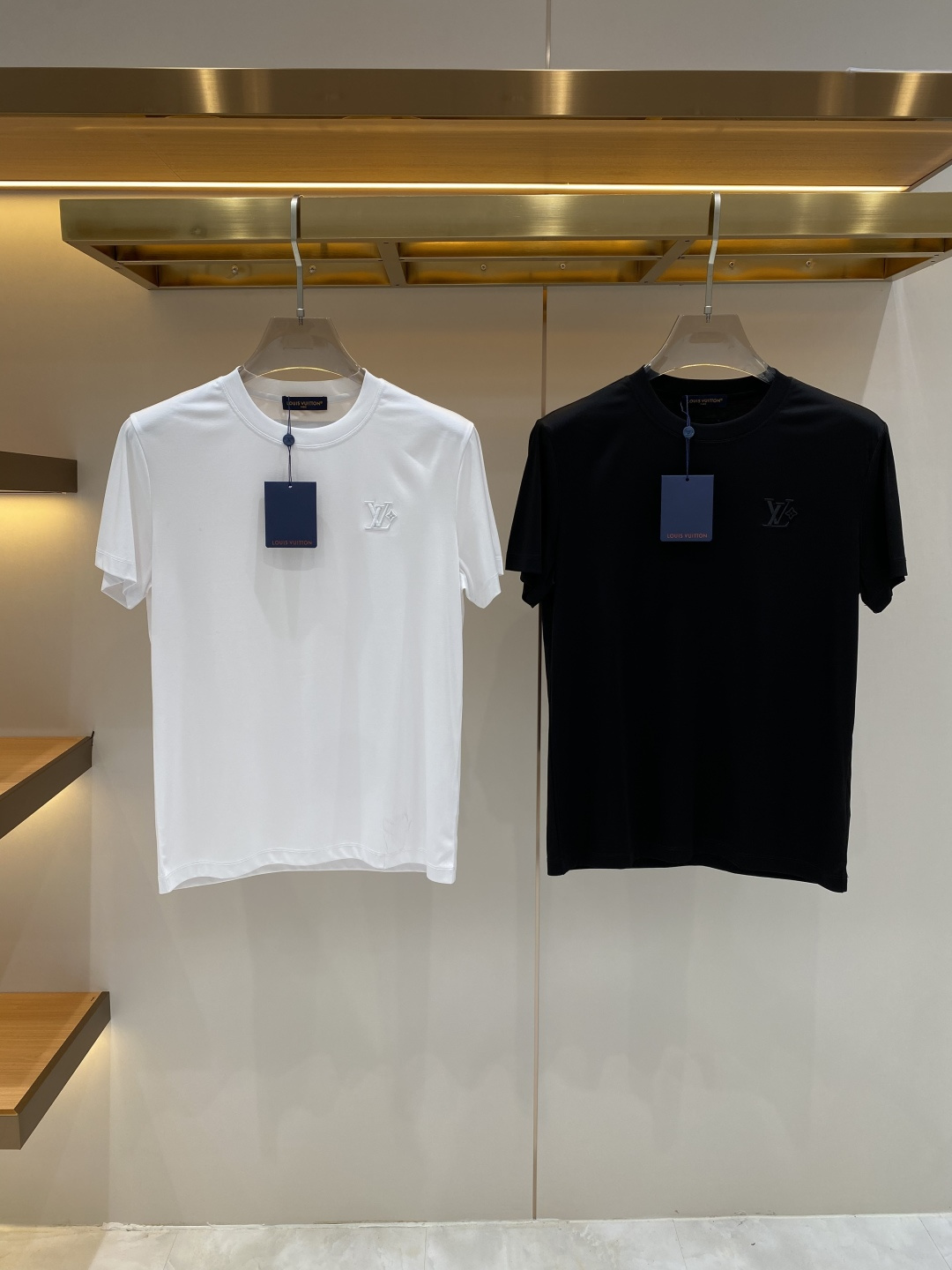 《𝙉𝙚𝙬🖤❤️驴家》2026SS最新款春夏短袖T恤，丝光棉 帅气时尚，胸口顶级图案字母，简约百搭款。面料