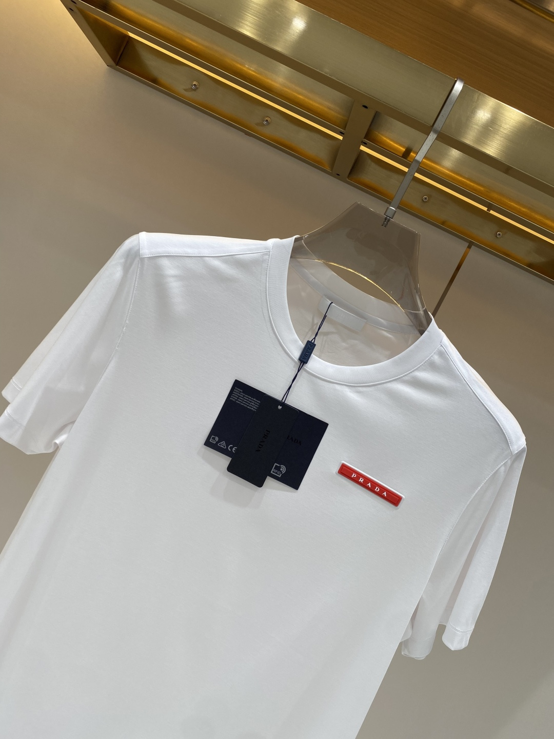 《𝙉𝙚𝙬🖤❤️普家》2026SS最新款春夏短袖T恤，丝光棉 帅气时尚，胸口顶级图案字母，简约百搭款。面料