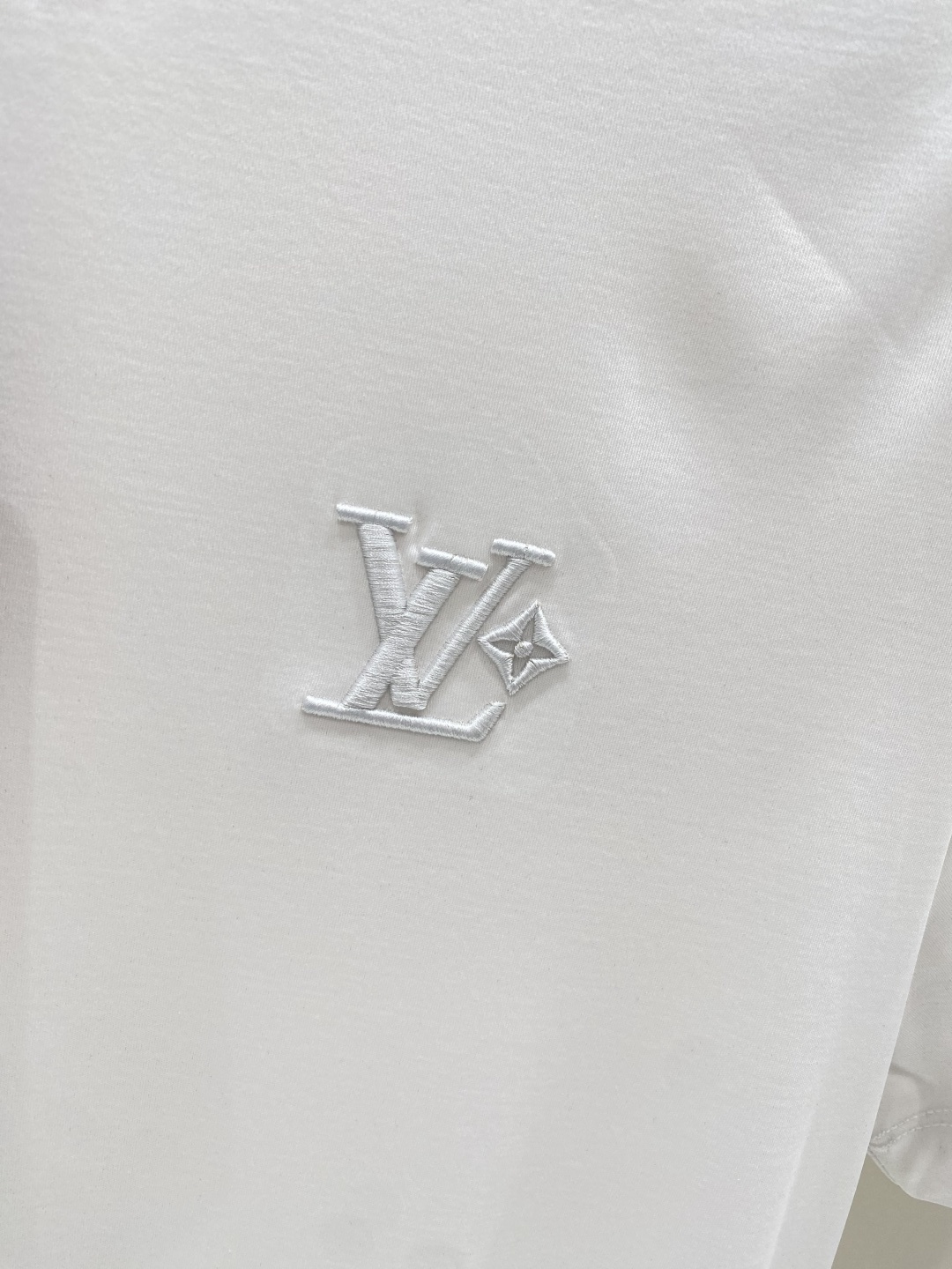 《𝙉𝙚𝙬🖤❤️驴家》2026SS最新款春夏短袖T恤，丝光棉 帅气时尚，胸口顶级图案字母，简约百搭款。面料