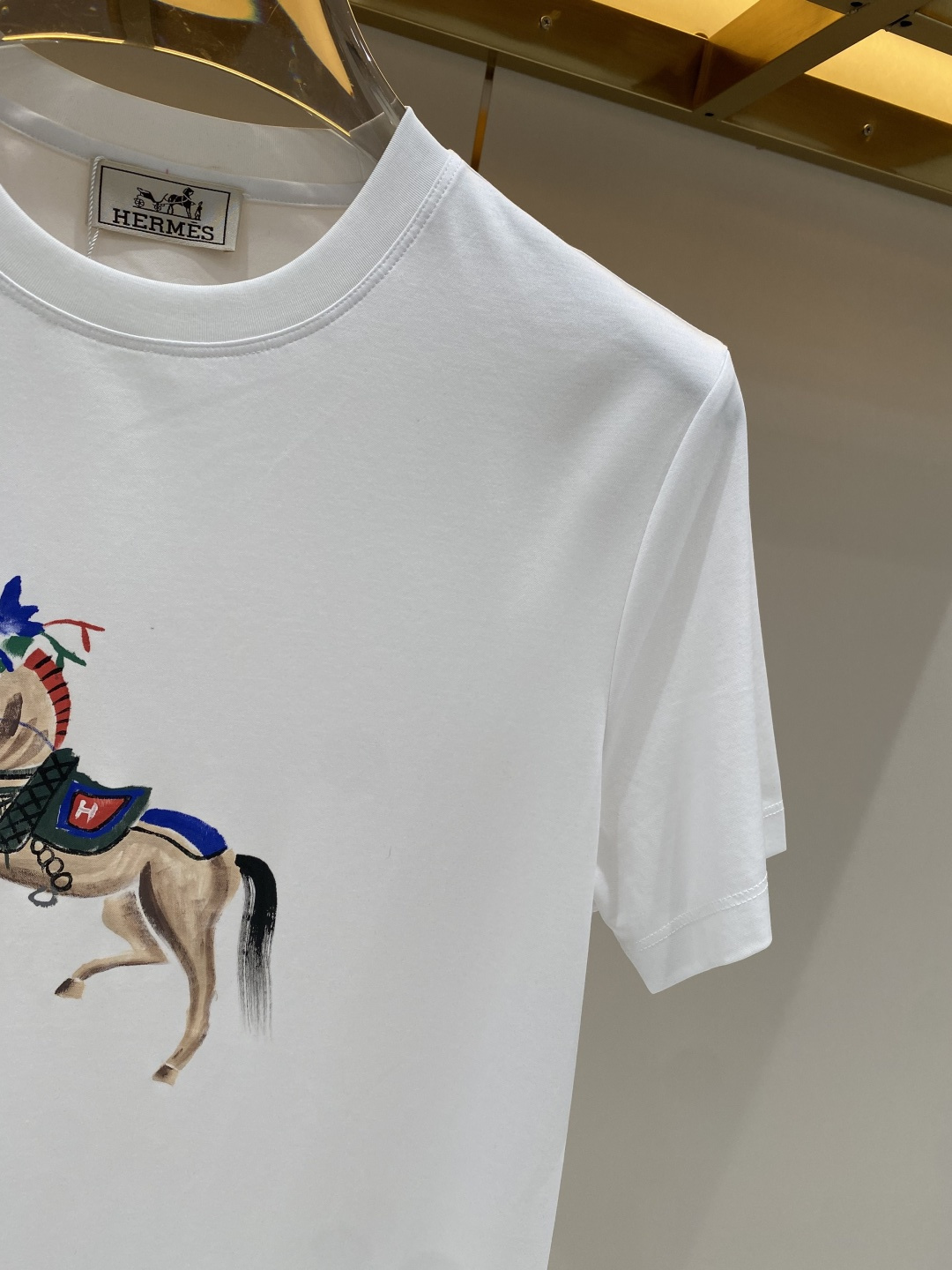 《𝙉𝙚𝙬🖤❤️爱马家》2026SS最新款春夏短袖T恤，丝光棉 帅气时尚，胸口顶级图案字母，简约百搭款。面