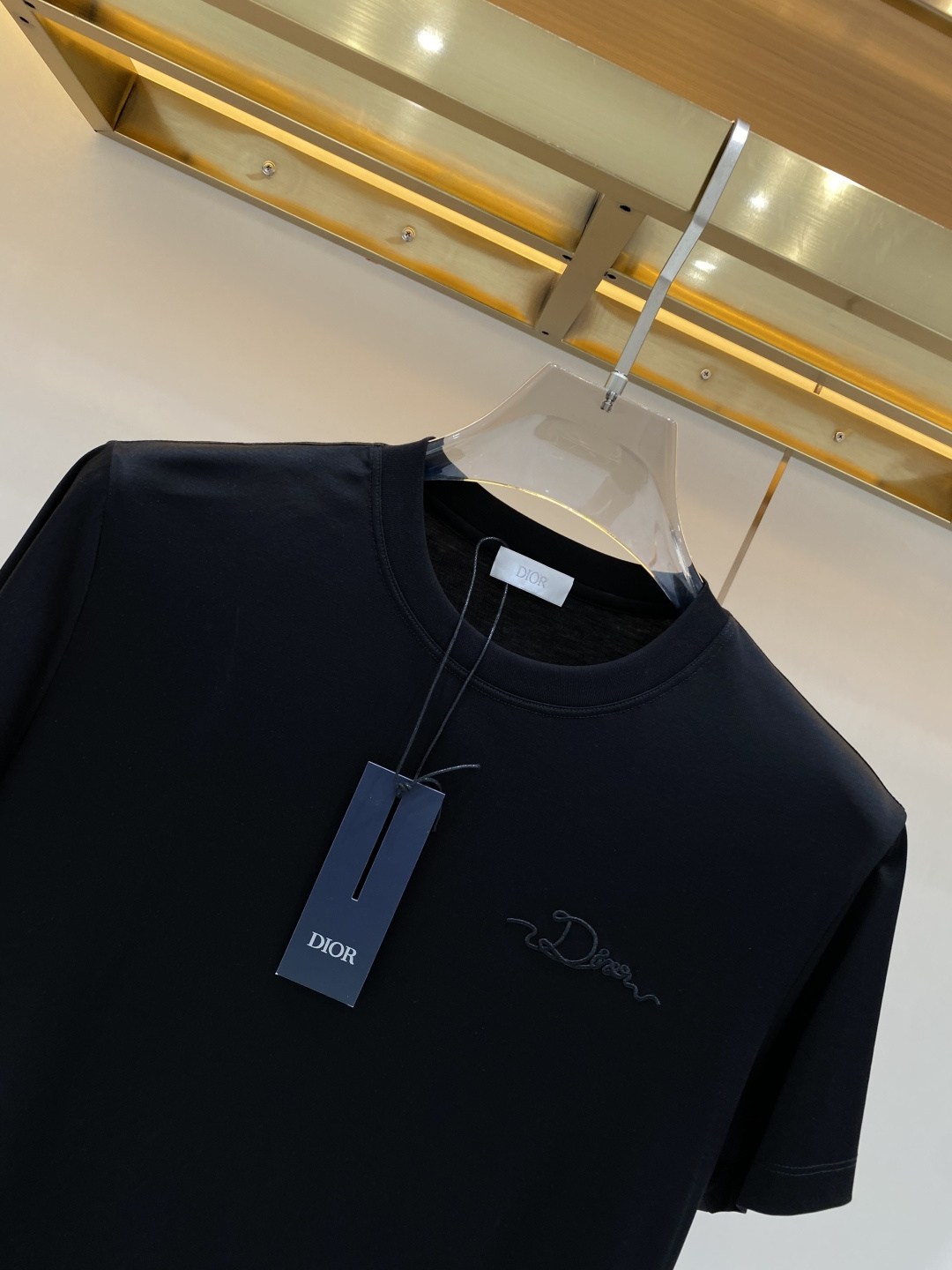 《𝙉𝙚𝙬🖤❤️迪家》2026SS最新款春夏短袖T恤，丝光棉 帅气时尚，胸口顶级图案字母，简约百搭款。面料