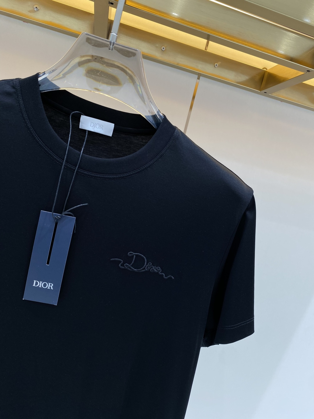 《𝙉𝙚𝙬🖤❤️迪家》2026SS最新款春夏短袖T恤，丝光棉 帅气时尚，胸口顶级图案字母，简约百搭款。面料