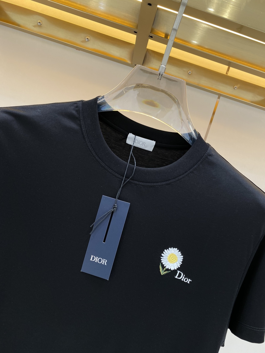 《𝙉𝙚𝙬🖤❤️迪家》2026SS最新款春夏短袖T恤，丝光棉 帅气时尚，胸口顶级图案字母，简约百搭款。面料