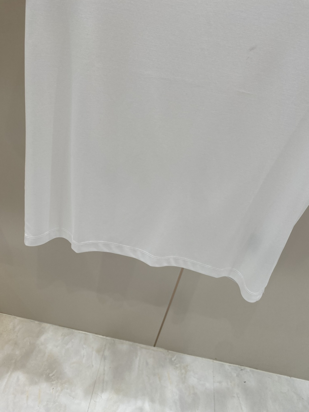 《𝙉𝙚𝙬🖤❤️迪家》2026SS最新款春夏短袖T恤，丝光棉 帅气时尚，胸口顶级图案字母，简约百搭款。面料