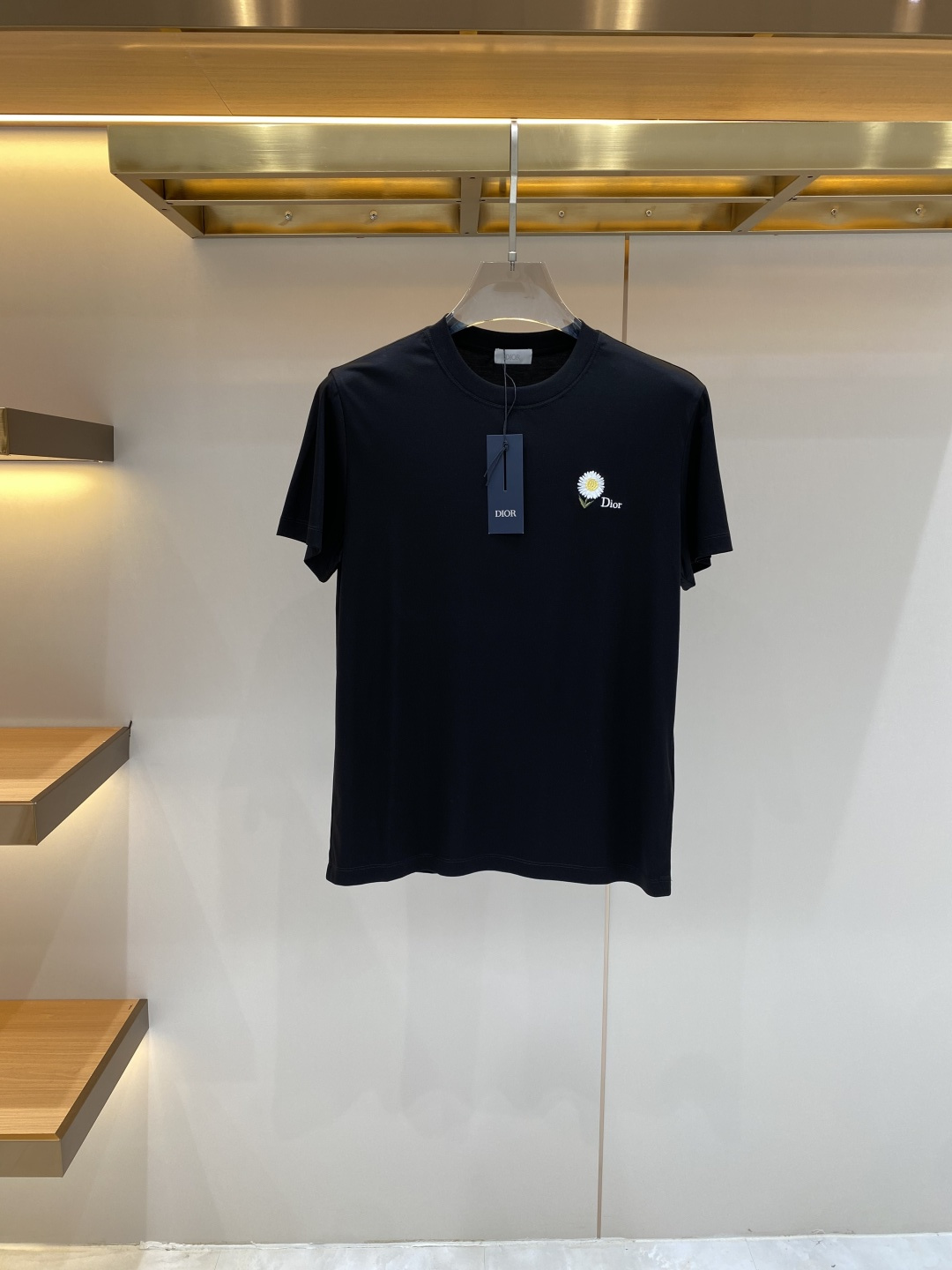 《𝙉𝙚𝙬🖤❤️迪家》2026SS最新款春夏短袖T恤，丝光棉 帅气时尚，胸口顶级图案字母，简约百搭款。面料