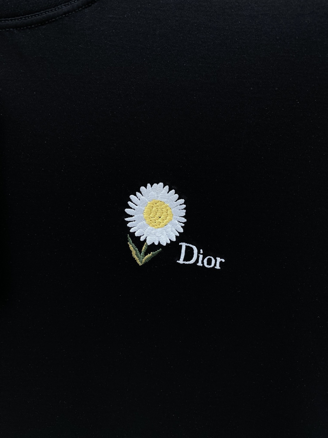 《𝙉𝙚𝙬🖤❤️迪家》2026SS最新款春夏短袖T恤，丝光棉 帅气时尚，胸口顶级图案字母，简约百搭款。面料