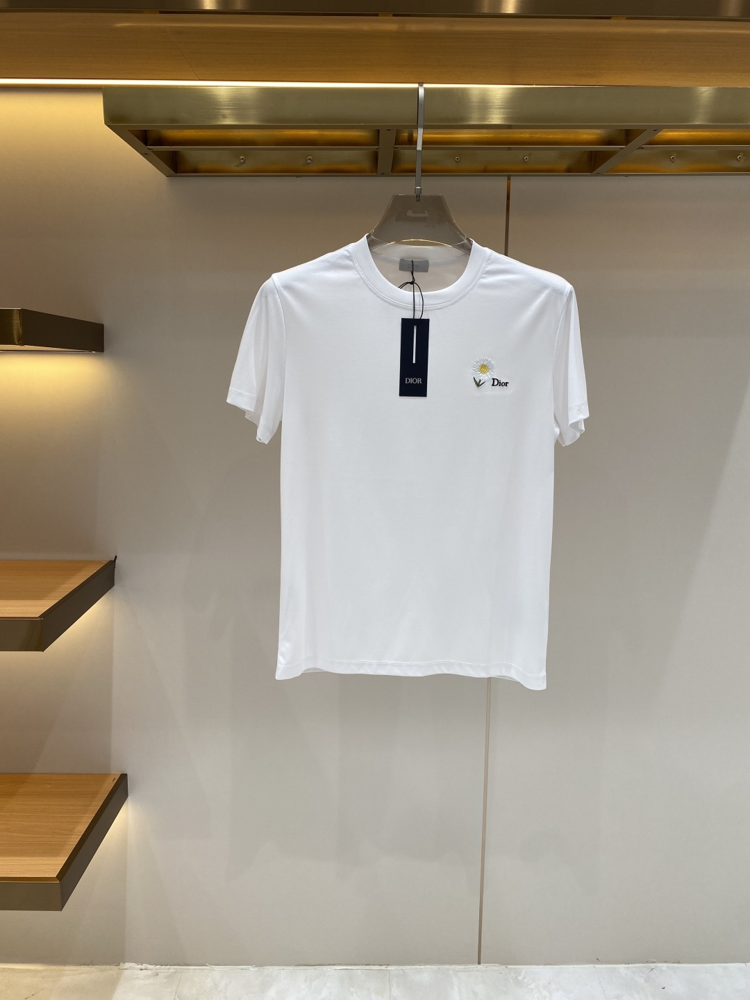 《𝙉𝙚𝙬🖤❤️迪家》2026SS最新款春夏短袖T恤，丝光棉 帅气时尚，胸口顶级图案字母，简约百搭款。面料