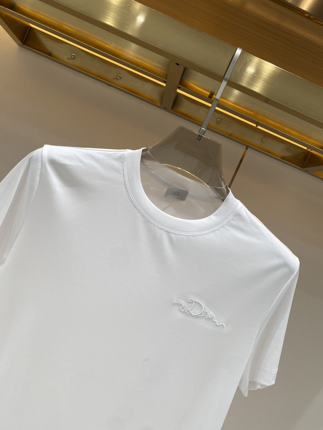 《𝙉𝙚𝙬🖤❤️迪家》2026SS最新款春夏短袖T恤，丝光棉 帅气时尚，胸口顶级图案字母，简约百搭款。面料