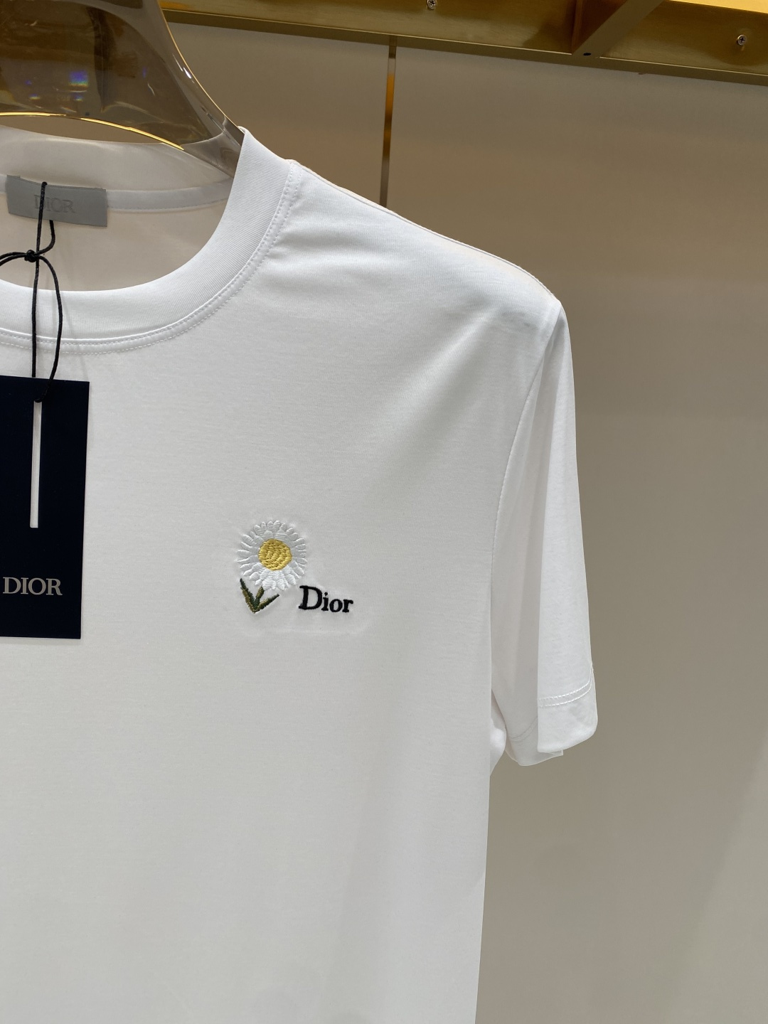 《𝙉𝙚𝙬🖤❤️迪家》2026SS最新款春夏短袖T恤，丝光棉 帅气时尚，胸口顶级图案字母，简约百搭款。面料