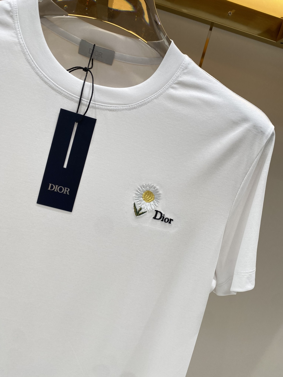 《𝙉𝙚𝙬🖤❤️迪家》2026SS最新款春夏短袖T恤，丝光棉 帅气时尚，胸口顶级图案字母，简约百搭款。面料