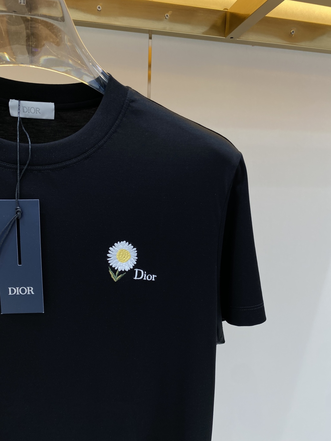 《𝙉𝙚𝙬🖤❤️迪家》2026SS最新款春夏短袖T恤，丝光棉 帅气时尚，胸口顶级图案字母，简约百搭款。面料