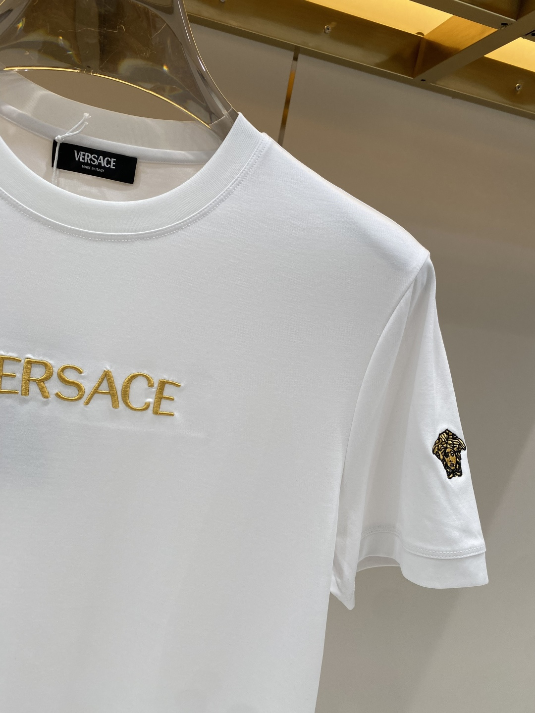 《𝙉𝙚𝙬🖤❤️范家》2026SS最新款春夏短袖T恤，丝光棉 帅气时尚，胸口顶级图案字母，简约百搭款。面料