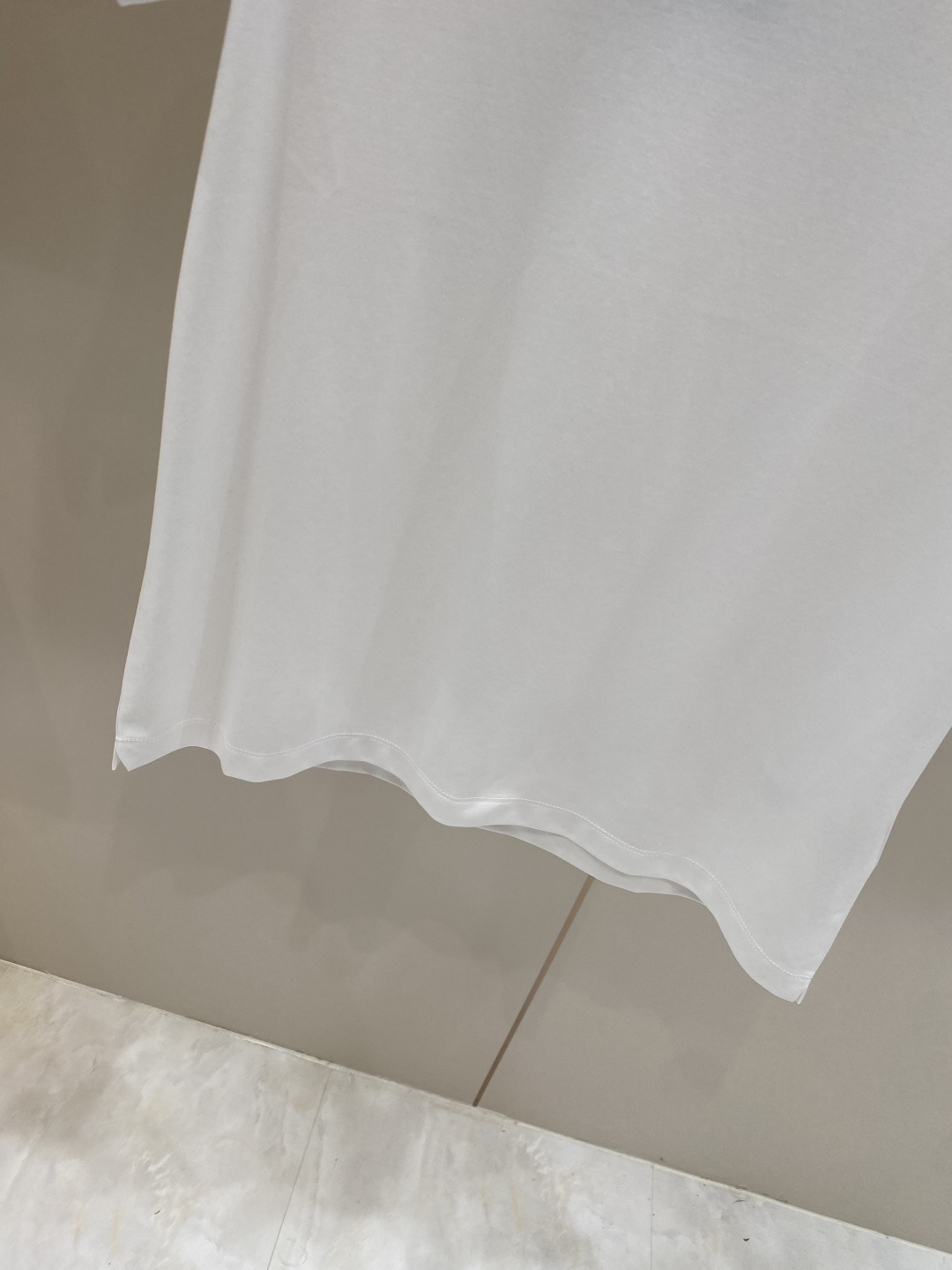 《𝙉𝙚𝙬🖤❤️范家》2026SS最新款春夏短袖T恤，丝光棉 帅气时尚，胸口顶级图案字母，简约百搭款。面料