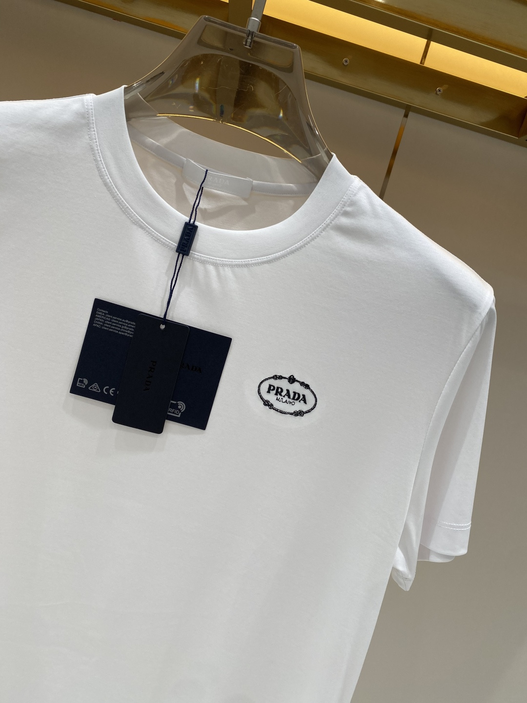 《𝙉𝙚𝙬🖤❤️普家》2026SS最新款春夏短袖T恤，丝光棉 帅气时尚，胸口顶级图案字母，简约百搭款。面料