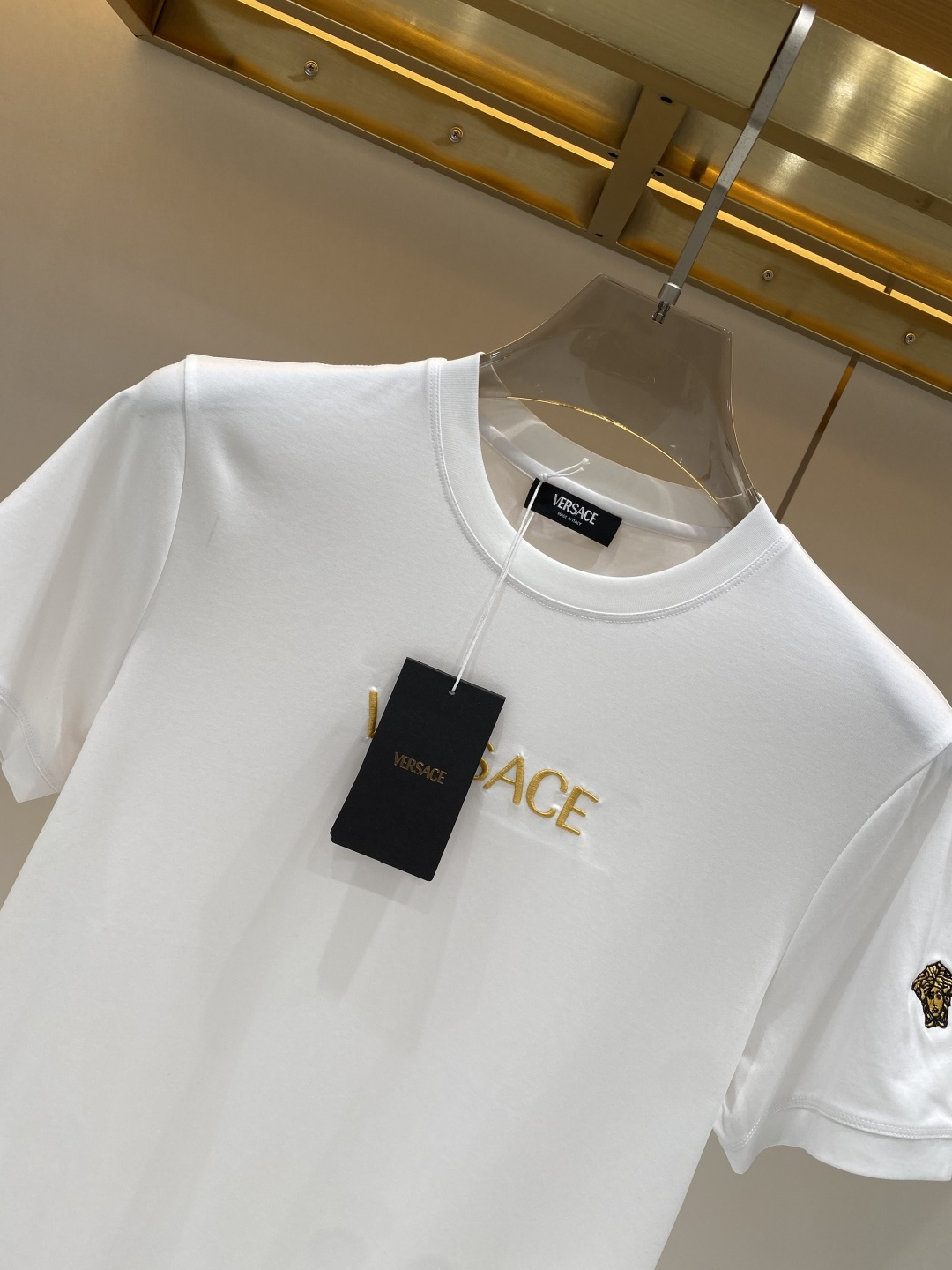 《𝙉𝙚𝙬🖤❤️范家》2026SS最新款春夏短袖T恤，丝光棉 帅气时尚，胸口顶级图案字母，简约百搭款。面料